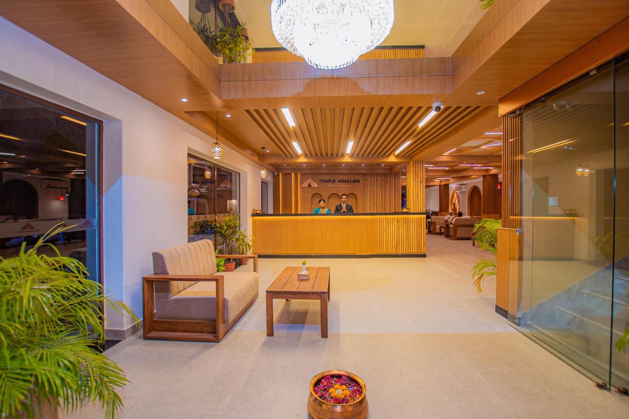 Temple Himalaya Hotel & Spa Pokhara Exterior foto